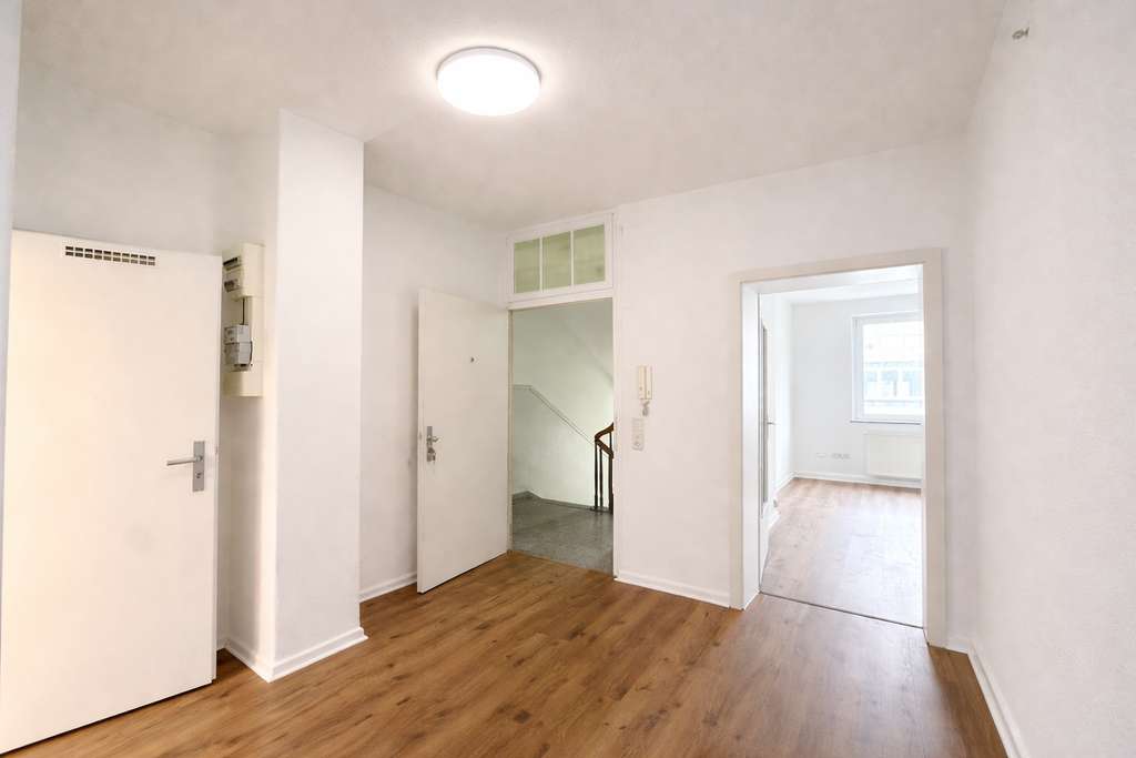 +++ Top renovierte 55 m² Wohnung mit Balkon im 2.OG zu vermieten ++++ – Bild 1